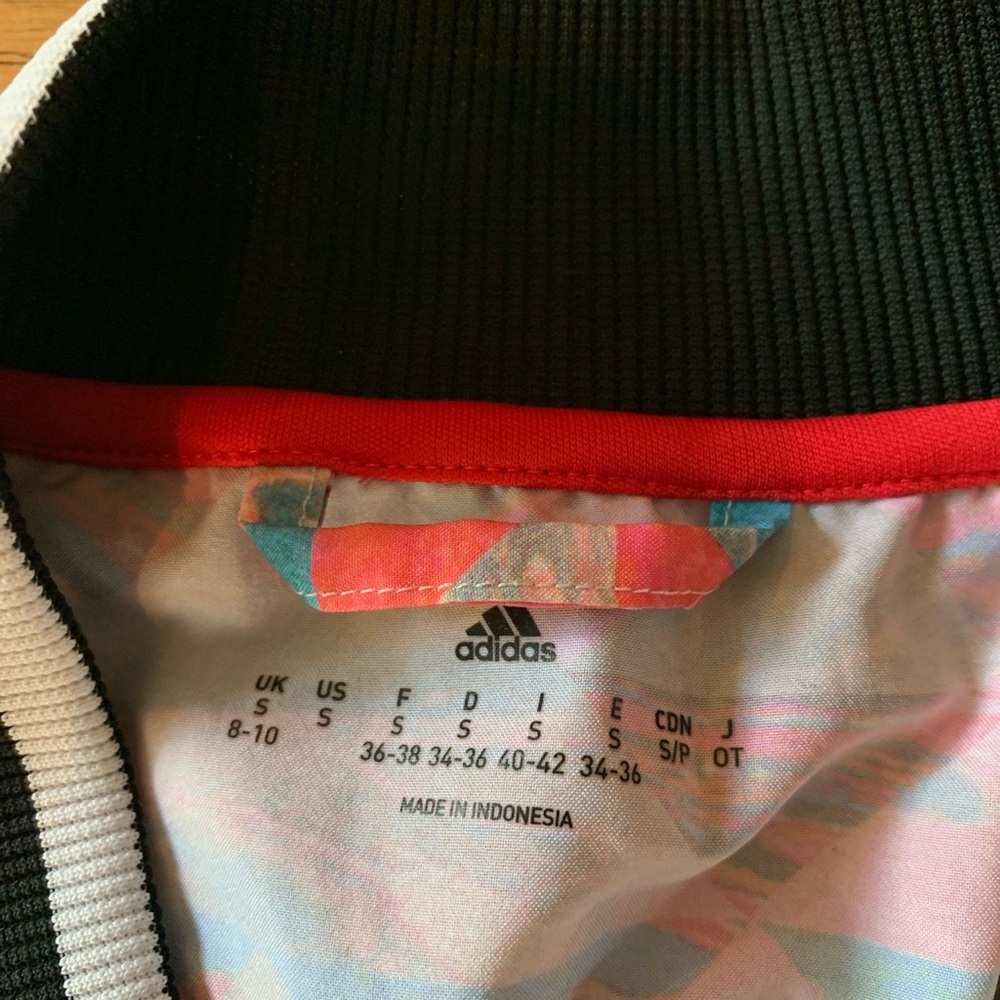 Adidas jacket! - Picture 3 of 3